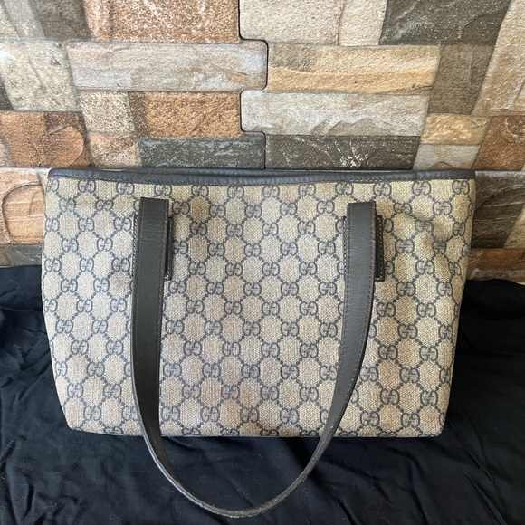 FIRM | Authentic GG Canvas Supreme small tote - Picture 4 of 16